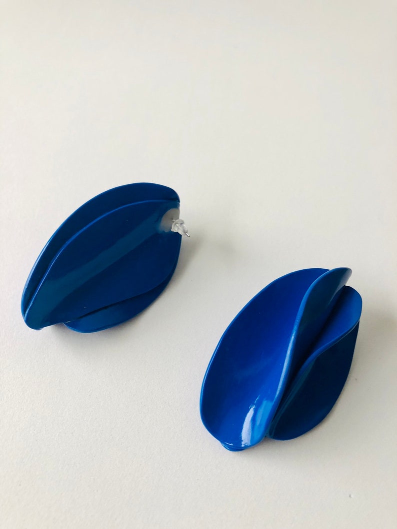 Blue Petal Earrings, flower Clay earrings, unique bold earring, gift mum, bold oversized earrings, Unique Geometric Edgy earrings image 4