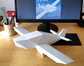 Avión de papel. Plantilla PDF para construir un modelo de avión de papel en 3D, de baja poli. PDF y SVG para Cricut.