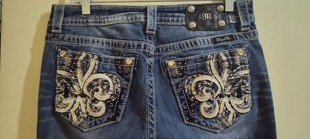 Jean Miss Me Bootcut Taille 26 - Denim Bleu Délavé Avec Broderies Fleuries Argent Et Or