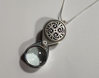 Magnifying Glass Silver Fleur De Lis Jeweler's Loupe Pendant Necklace 20x