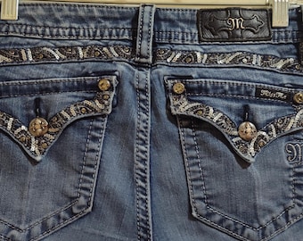 MIss Me Signature Cuffed Skinny Jeans Embellished Flap Back Pockets Preowned Size 29 Jeans