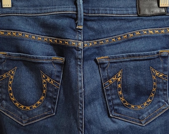 True Religion "Becca" X Style Size 28 Boot Cut Preowned Jeans