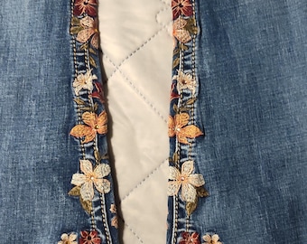 Vintage Miss Me Flare Floral Embroidered Hippie Size 27 High Rise Frayed Hems Jeans