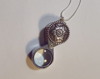 Magnifying Glass Oxidized Rhinestone Floral Loupe Pendant Necklace 20x Strong