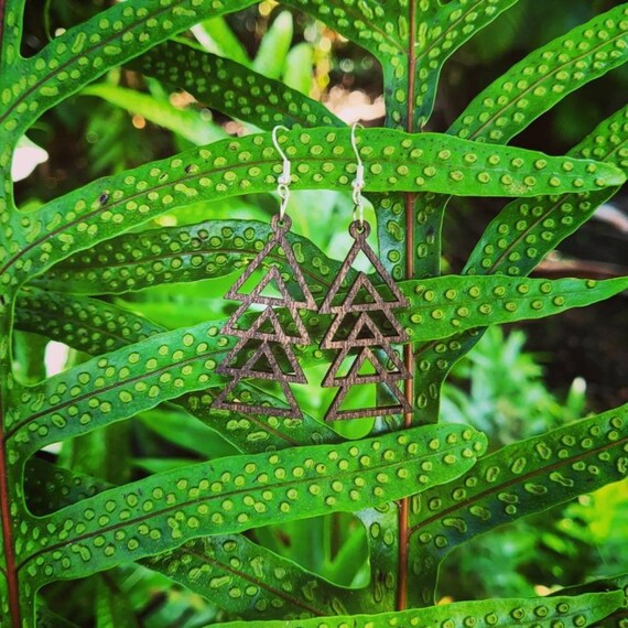 Huinakolu 4 Tiered Triangle in Dark Wood Etsy