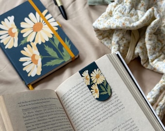Birth Flower Magnetic Bookmark Set: Floral Book Lover Gift