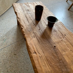 Rustykalny niski stolik kawowy, stolik do jadalni i kawy, stół Live Edge, meble Live Edge, zabytkowe meble wiejskie, drewno z odzysku zdjęcie 8