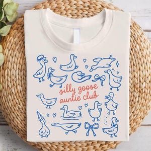 Cute Auntie Shirt Aunt Shirt Silly Goose Auntie Shirt New Aunt Gift Pregnancy Announcement Gift for Aunt Pregnancy Reveal