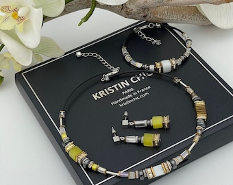 Parure collier avec pendentif, boucles d'oreilles et bracelet
