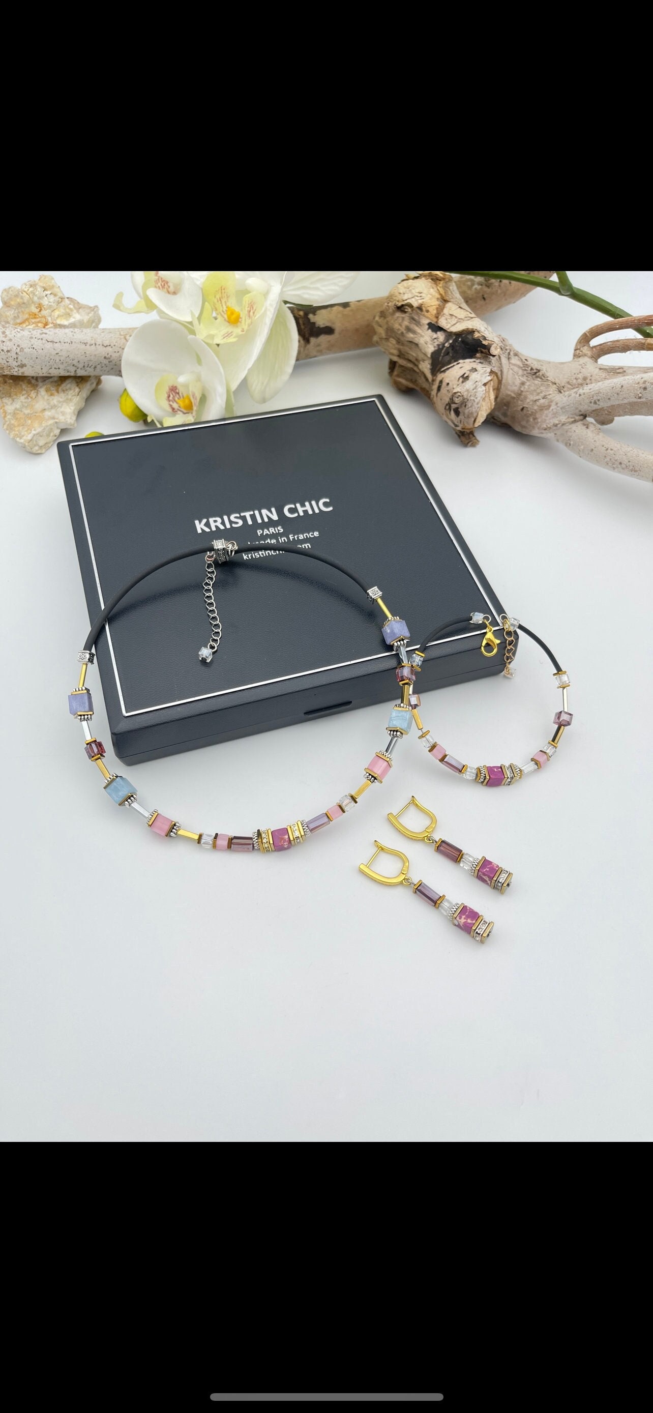 Necklace set with pendant, earrings and bracelet