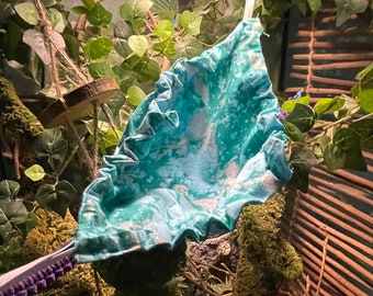 Venus Fly Hammock - Reptile Cinched Hammock - Includes 2 Suction Cups