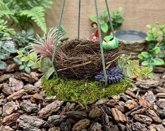 Woodland Gecko Nest - Reptile Hide Lounger for Enrichment (Hanging or Flush to Ground Options)