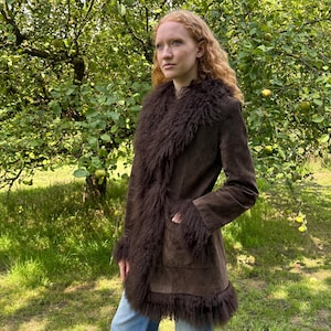 Rare 1960&#39;s/1970&#39;s Shearling Sheepskin Coat. Penny Lane coat mongolian fur suede size S/M