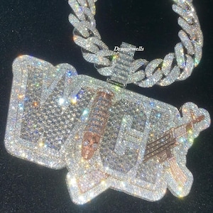 Custom Wicked Millionaire Logo Colgante CZ / Moissanite Round & Emerald Diamond / 3D ice Out / Your Dream Pendant 925 Sterling Silver 2.5 pulgadas