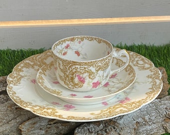 Antikes Sammeltassengedeck 3teilig, Vintage, Johann Haviland Limoges, made in France, zartes Goldmuster und Blütendekor, dünnes Porzellan