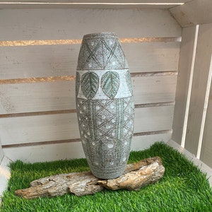 Vaso vintage Fratelli Fanciullacci, motivo a graffito in rilievo di traliccio e foglie, realizzato in Italia, vaso della metà del secolo