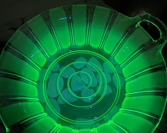 Bol en verre d'uranium vintage / bol en verre pressé avec poignées, verre vert, environ 30 ans, bol shabby chic