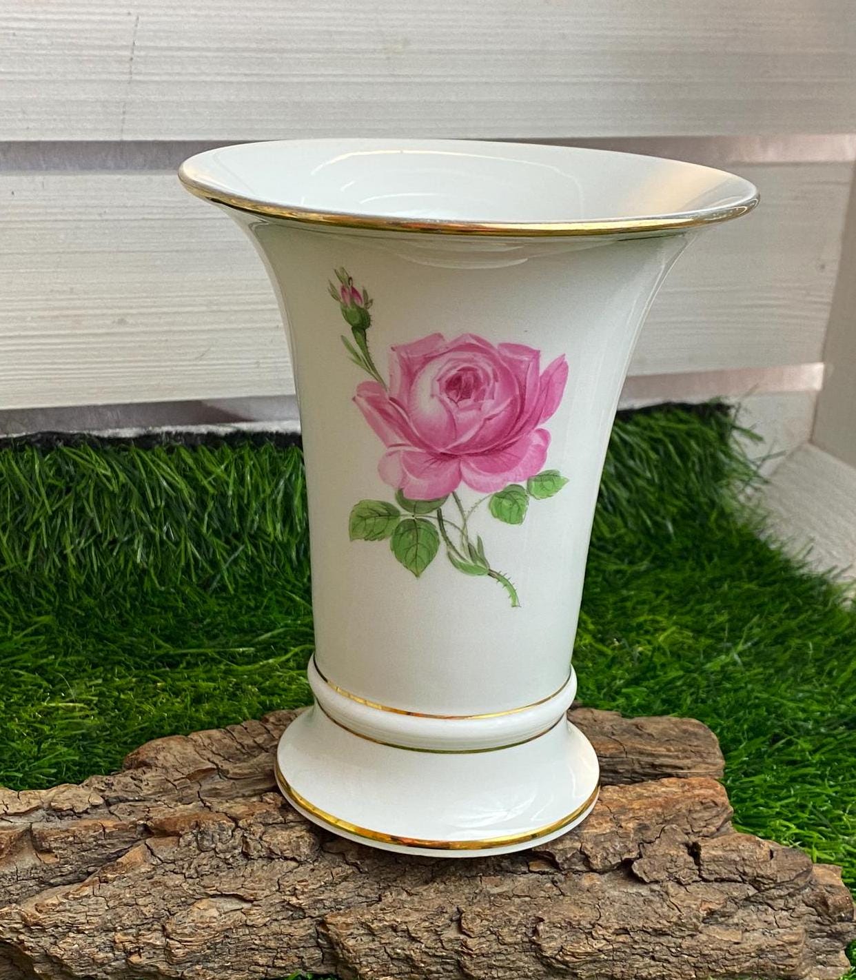 Wunderschöne Meissen Vase, Rosendekor, handbemalt mit Rosen, edles Porzellan, 1924 - 1934, Schwerter Marke, Goldränder