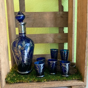 Venetian, cobalt blue glass decanter with glass stopper and 6 matching liqueur glasses