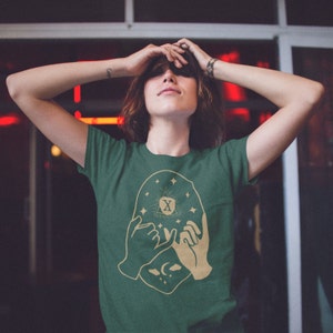 Gerade Kante Pinky Promise- Unisex T-Shirt- xsisterhoodx