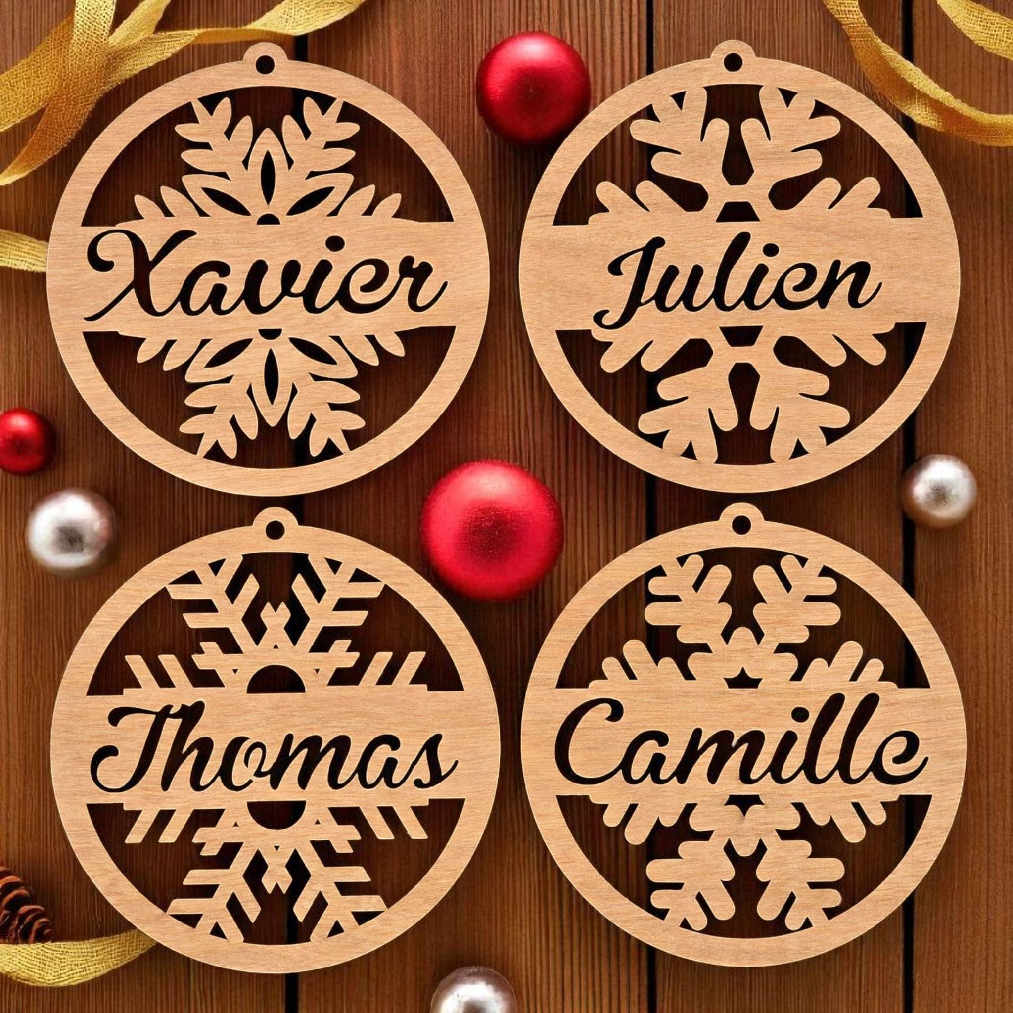 150 Pièces Flocons De Neige En Bois Pour Noël - Ornements Décoratifs Bleus Et Blancs, 25mm, 8 Formes, Parfait Pour DIY Et Décoration D'Hiver