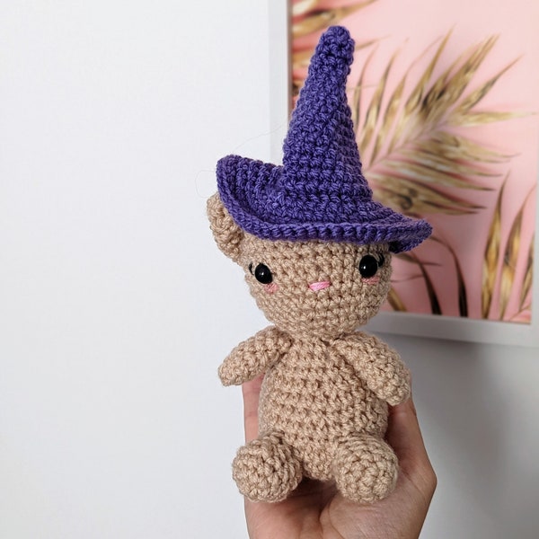 Halloween pdf crochet pattern - Cat in a witches hat