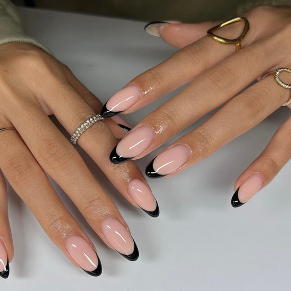 15 Short Almond Nail Ideas Perfect for Fall