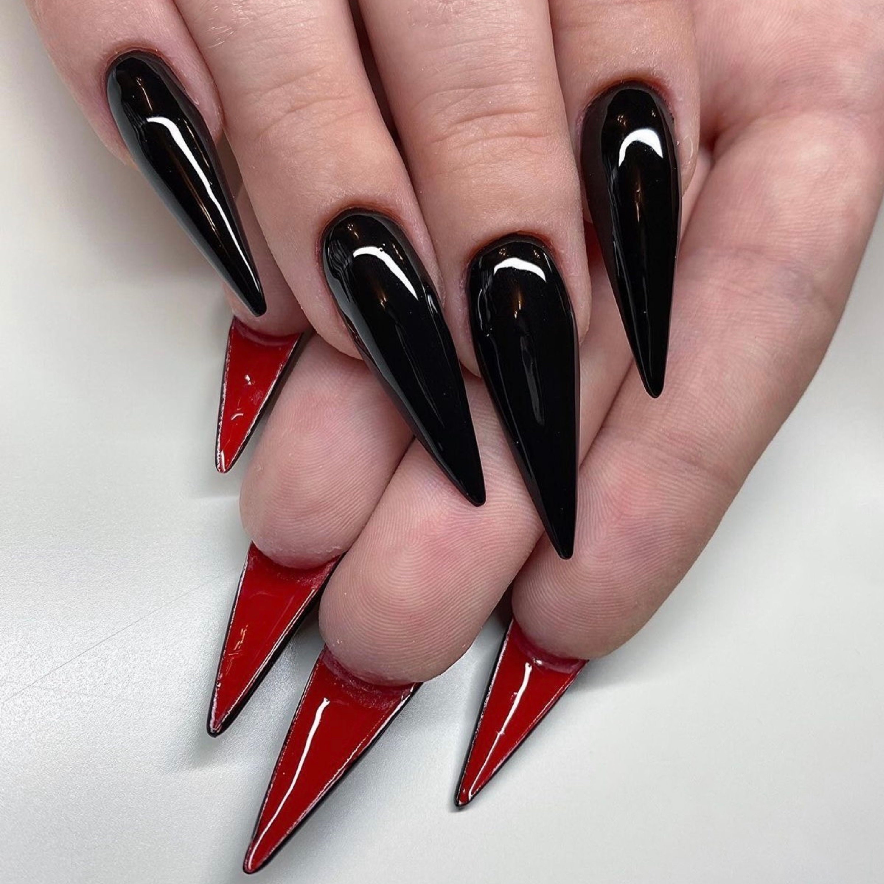 Black stiletto nails - Etsy México