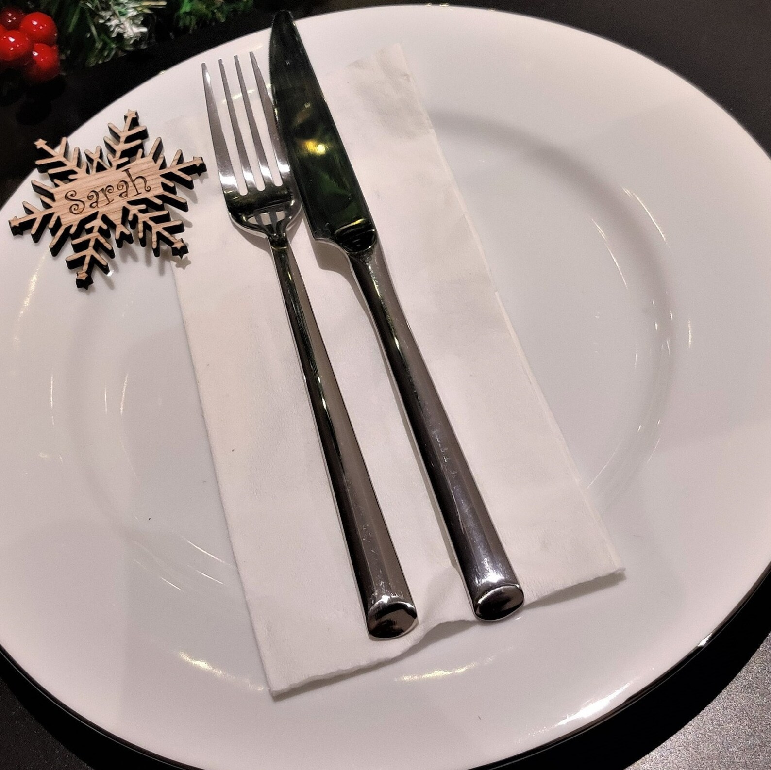 Lightup your Xmas party with 20 Christmas table decoration 17 Personalised Snowflake, Place Names Setting