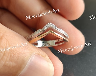 14K massief gouden driehoeksband: witte zirkonia beloftering