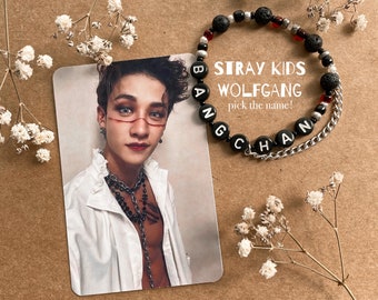 Pulsera de cadena de cuentas de Stray Kids Wolfgang personalizable y tarjeta fotográfica / Inspirada en Kingdom / Joyería personalizada hecha a mano con nombre de Kpop Bias