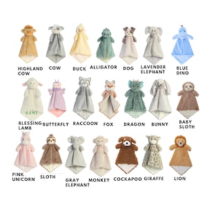 Peut inclure: Une collection de doudous animaux en peluche de différentes couleurs. L'assortiment comprend une vache des Highlands, un canard, un alligator, un chien, un éléphant lavande, un dino bleu, un agneau, un papillon, un raton laveur, un renard, un dragon, un lapin, un bébé paresseux, une licorne rose, un éléphant gris, un singe, un cockapoo, une girafe et un lion.