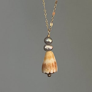 Genuine Hawaiian Shell and Pearl Necklace, Shell Necklace, Pearl Necklace, Hawaiian Shell, Shells, Gold Necklace, Beach Jewelry, Gold Chain