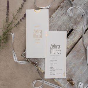 Lange Vertikale Einladungen, detaillierte Hochzeitseinladungen mit Vergoldung, spezielle minimale Design-Einladungen.