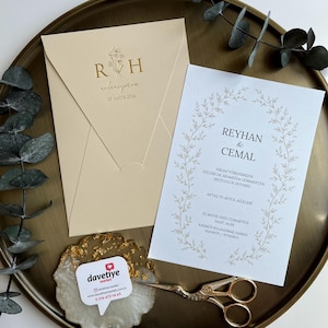 Cremefarbe Hochzeitskarten, kundenspezifische Designs, hochwertige Umschläge, Goldglanzdrucke, hochwertiger Umschlaghersteller, 2025 Hochzeitskarte