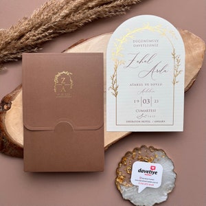 Cartes d'invitation de mariage arquées, détails de feuille d'or imprimés, faire-part de mariage de luxe, faire-part de mariage arqués