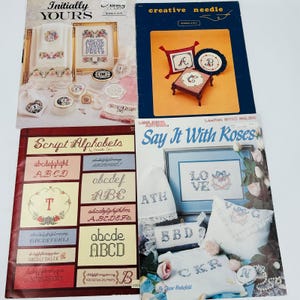 Bloemenalfabet ABC kruissteekpatronenboeken monogramnummers schriftrozen