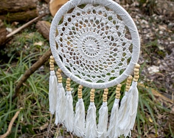 Dream catcher 22 cm Ø white tassels