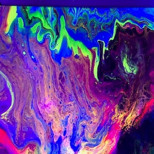 UV Pouring Painting "Droopy blacklight paint"