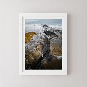 Stampa cascata di neve autunnale in Islanda, fotografia paesaggistica islandese, arte murale naturalistica, poster di viaggio