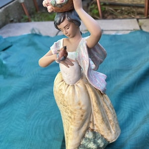 A Genuine Signed Lladro 2151 Vintage Lady with Bird on Hand Figurine Excellent Condition Original Packaging Hand Made in 1970s in Spain