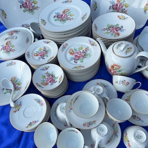 Vintage Hutschenreuther Hohenberg China Set: 91-Piece Service for 12, Fine Bone Porcelain