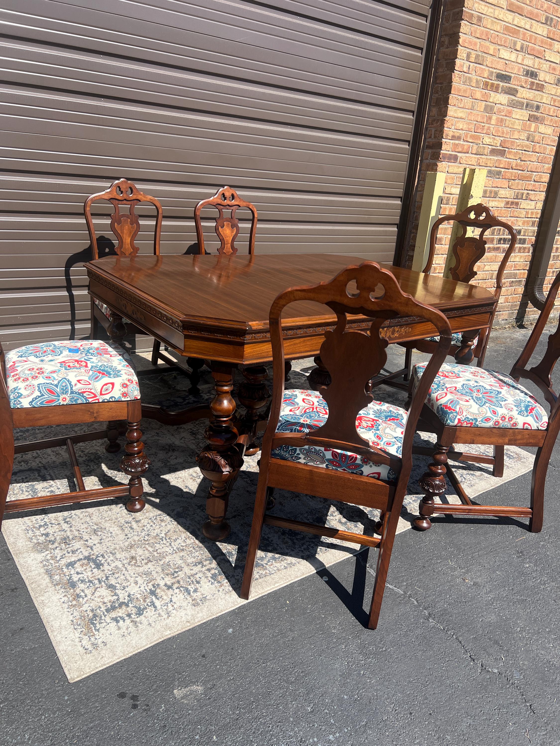 1920 S Jacobean Dining Room Setnull