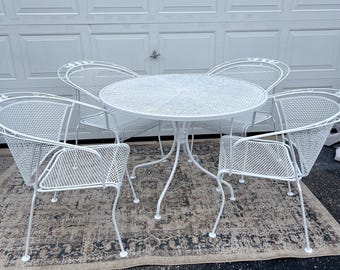 A Vintage White Woodard Briarwood 5 Pc Wrought Iron Outdoor Dining Table Set