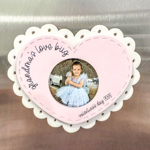 Mother's Day Picture Frame Magnet | Heart photo frame | Personalized Grandma Picture Frame | Mother's Day Gift | Refrigerator Magnet