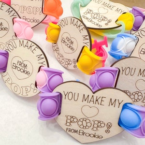 ENSEMBLE CLASSE de cadeaux Pop it de la Saint-Valentin | Étiquette en bois UNIQUEMENT | Cadeau pour la Saint-Valentin | Saint-Valentin personnalisé pour enfants | Bracelet classe Pop It