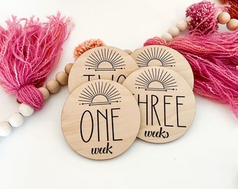 Dischi cardine mensili personalizzati per bambini in legno, marcatori personalizzati per pietre miliari, oggetti di scena per foto Boho Baby, nascita neonatale e annuncio del nome
