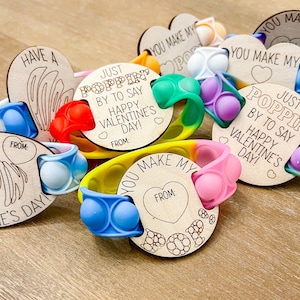 KLASSE SET Valentinstag Pop it Gastgeschenke | Klasse Valentinstag Geschenk | Personalisierte Kinder Valentinstag | Klasse Pop It Armband