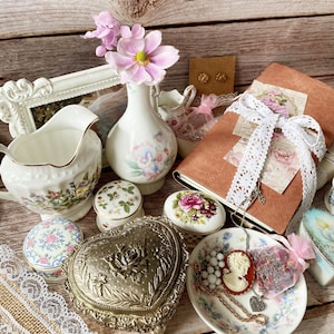 Regency Mystery Box | Jane Austen Bridgerton Gifts | Vintage Jewelry Decor | Royalcore Coquette Room | Cottagecore Fairycore | Teacups