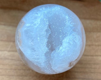 Titanium Coated Druzy Geode Sphere Ball Crystal Quartz Agate Stone Figurine Titanium Coated Druzy Geode Sphere Ball Crystal Quartz Agate Stone Figurine